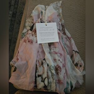 NEW W/TAGS!! J JILL~ GORGEOUS BOTANICAL BLOOMING FLOWERS PINK/GREEN FLORAL SCARF